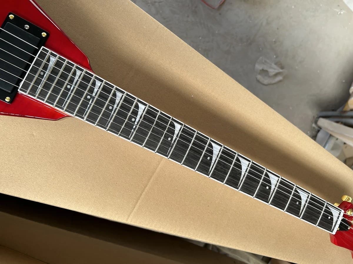 Электрогитара для начинающих на день рождения