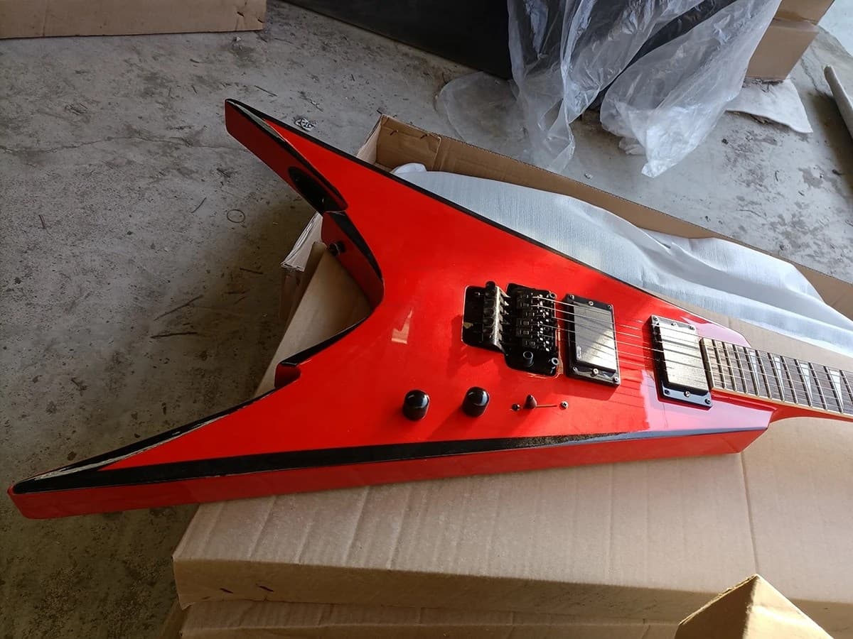 Электрогитара для начинающих